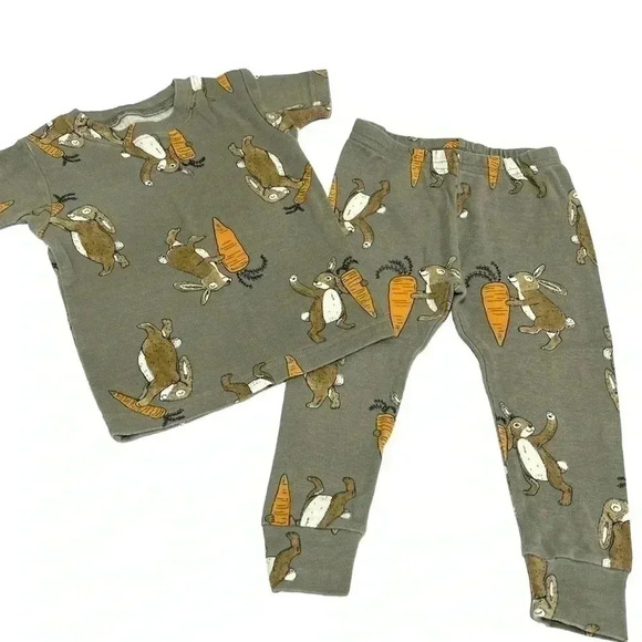 Carter’s pajamas - Picture 1 of 5